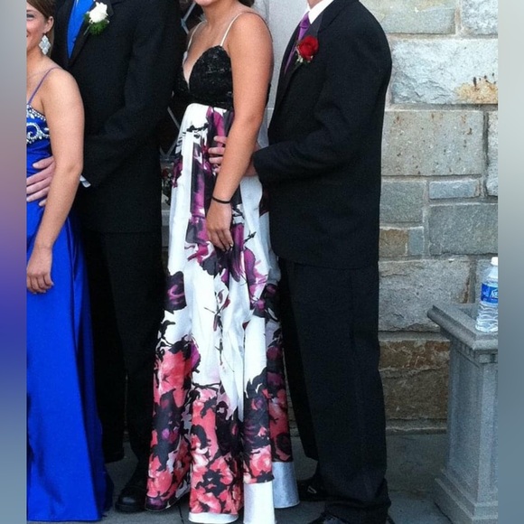 Jovani Dresses & Skirts - Jovani Rare custom couture pink/red/white/black hand sequin & beaded prom gown